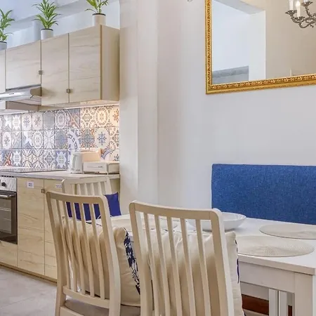Designer 1br Loft Sleeps 4 In Area *