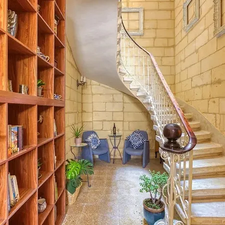 Designer 1br Loft Sleeps 4 In Area * Sliema
