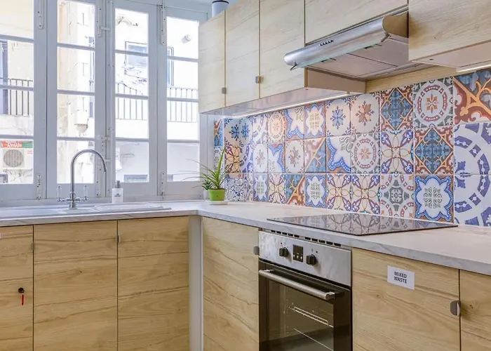 Twentyseven Homey Near Promenade Appartement